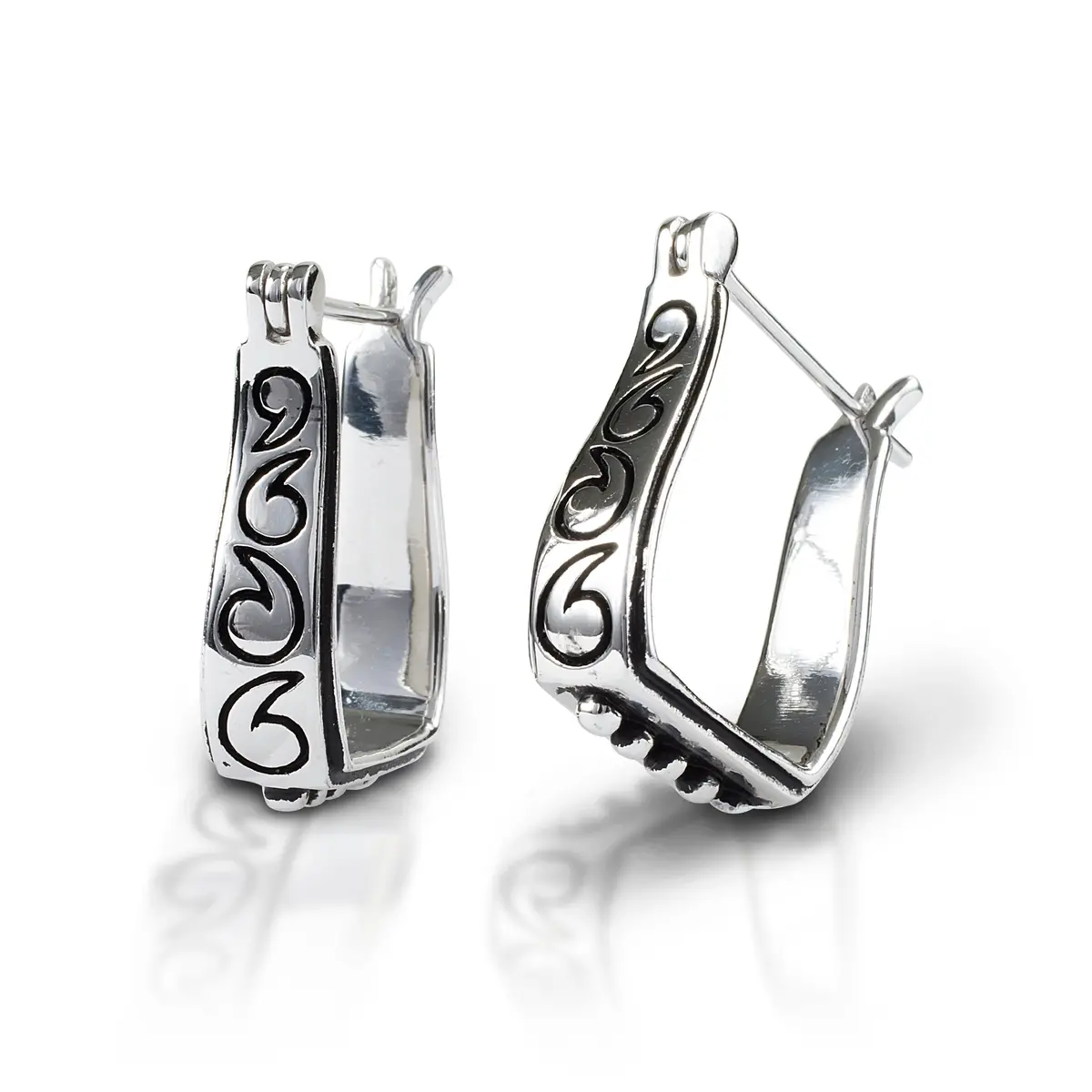 Kelly Herd Earrings Engraved Stirrup - Sterling Silver 1