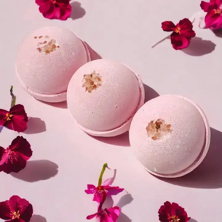 Cherry Blossom And Himalayan Salt Large Bath Bomb 1