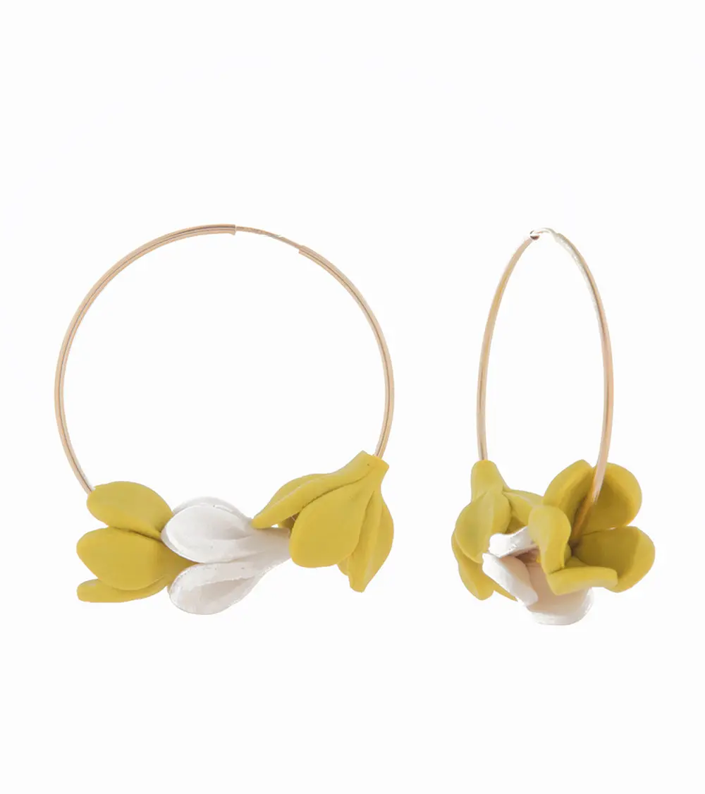 Medium Hoop Pikake Mix Earrings 1