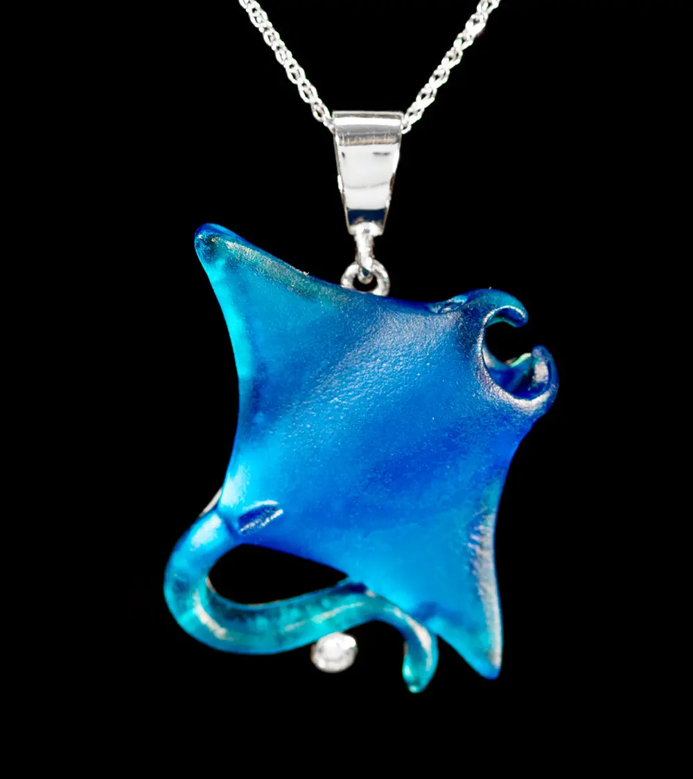14K White Gold And Diamond Manta Ray Pendant 1