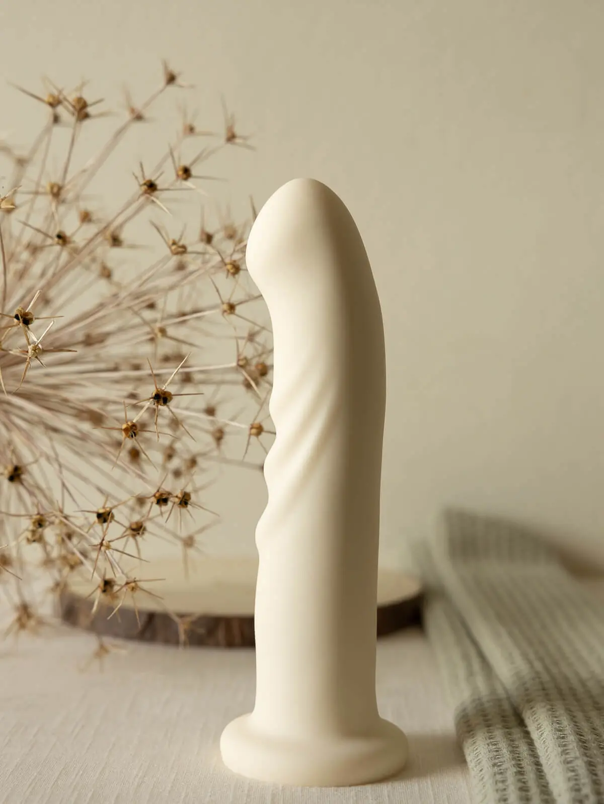 Dill-E | Suction Cup Thrusting Dildo With Vibration 1