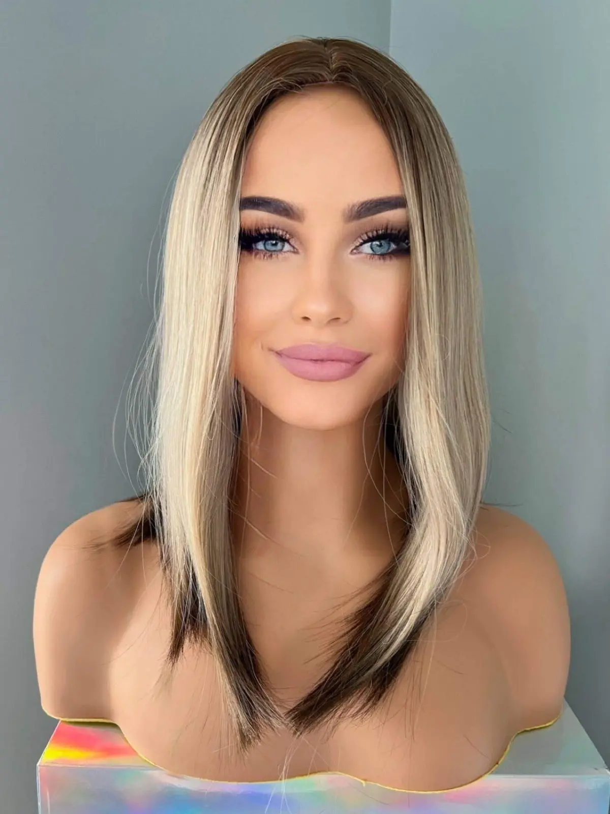 Jenna Short Rooted Blonde Wig With Low Lites 1