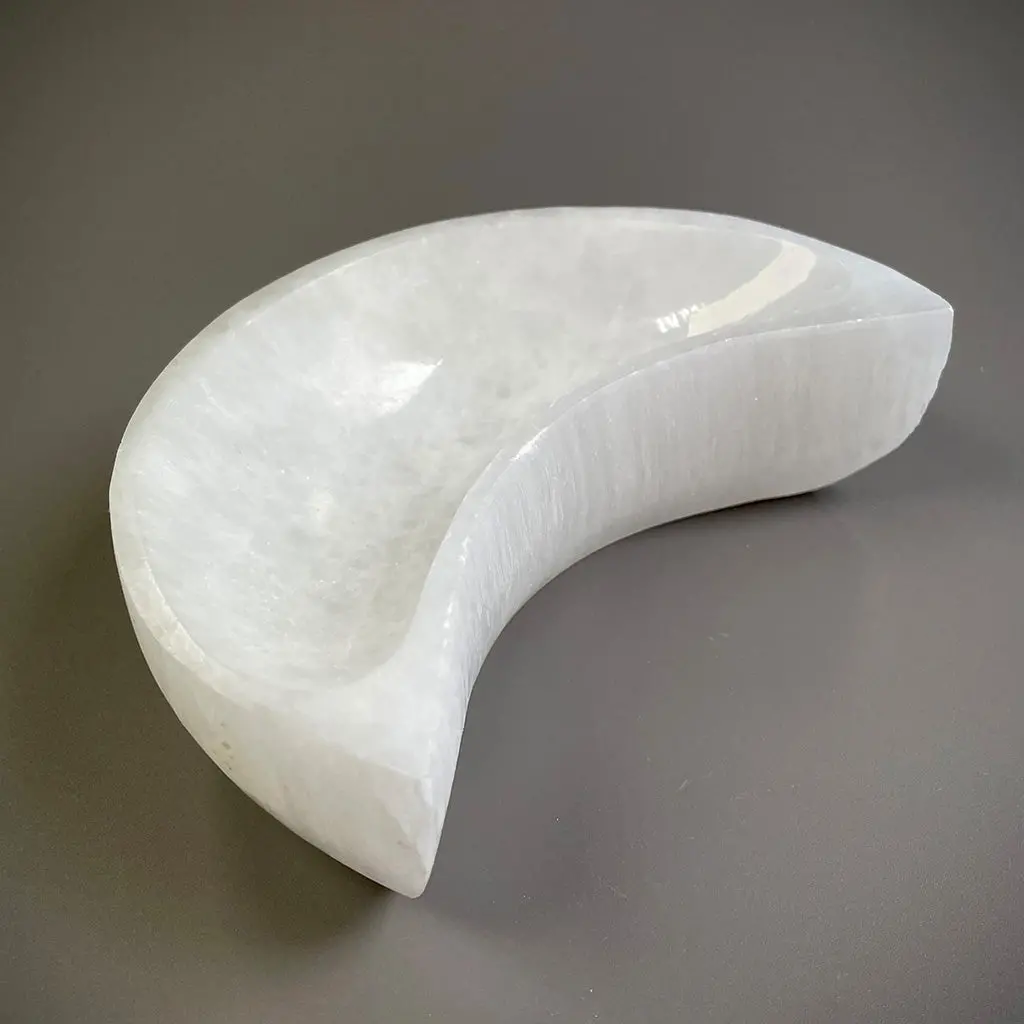 Selenite Moon Shaped Offering Bowl - 12Cms 1