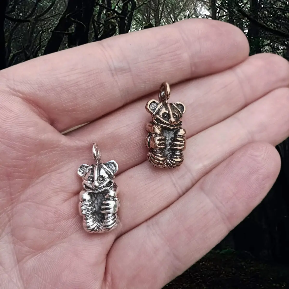 Gripping Bear Pendant 1