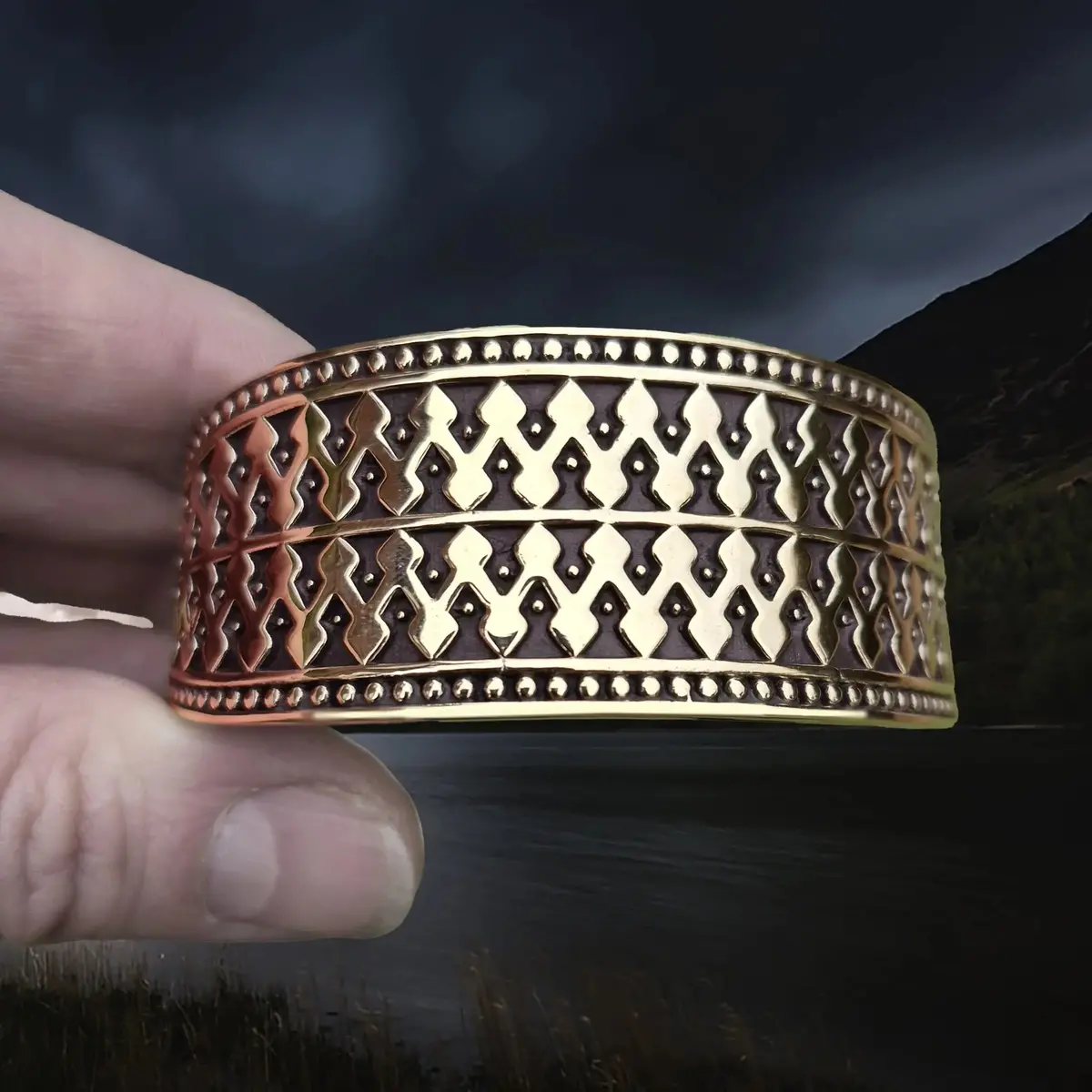 Bronze Hiberno-Norse Viking Bracelet / Arm Ring Replica With 1 Dot Design 1