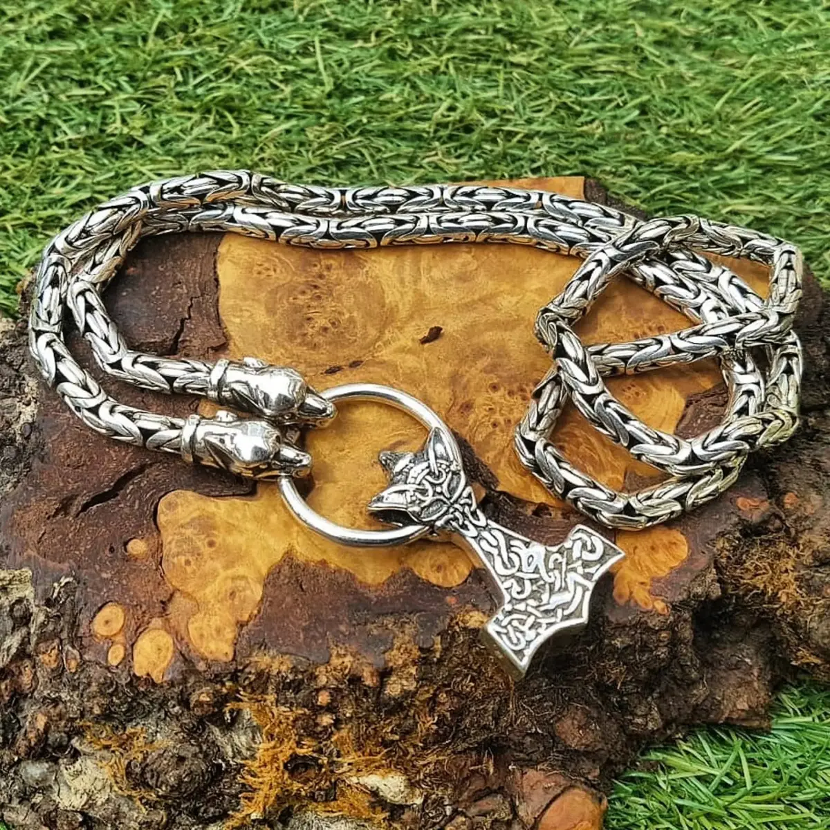 5Mm Thick Silver King Chain Necklace With Ferocious Wolf Heads 1