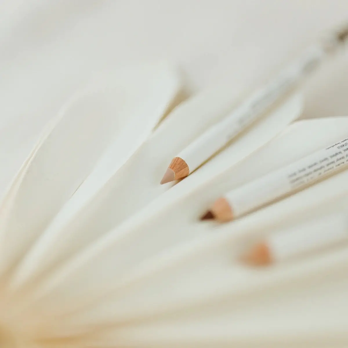 Brunette - Pure Anada Natural Eye Brow Pencil 2