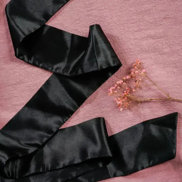 Kanuka | Blindfold | Single Length Of Soft Fabric 1