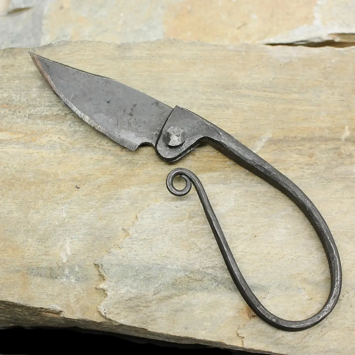 Hand-Forged Woman's Folding Viking Age Knife Replica 1