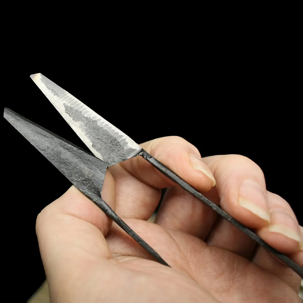 Hand-Forged Medium Snips 1