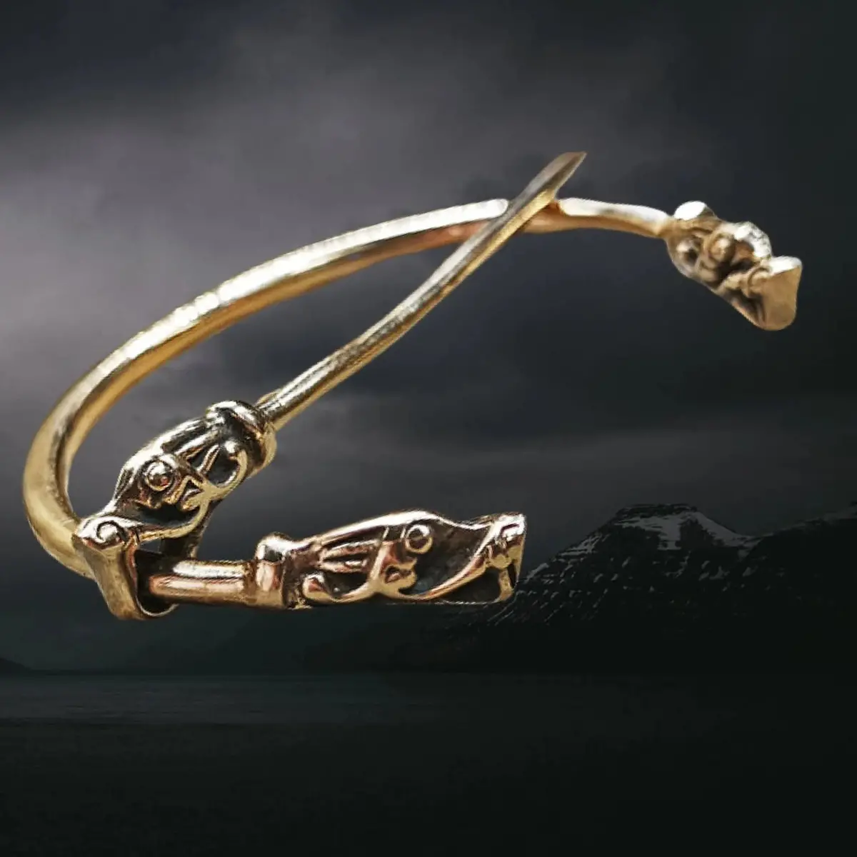 Bronze Penannular Brooch With Gotlandic Dragon Heads 1
