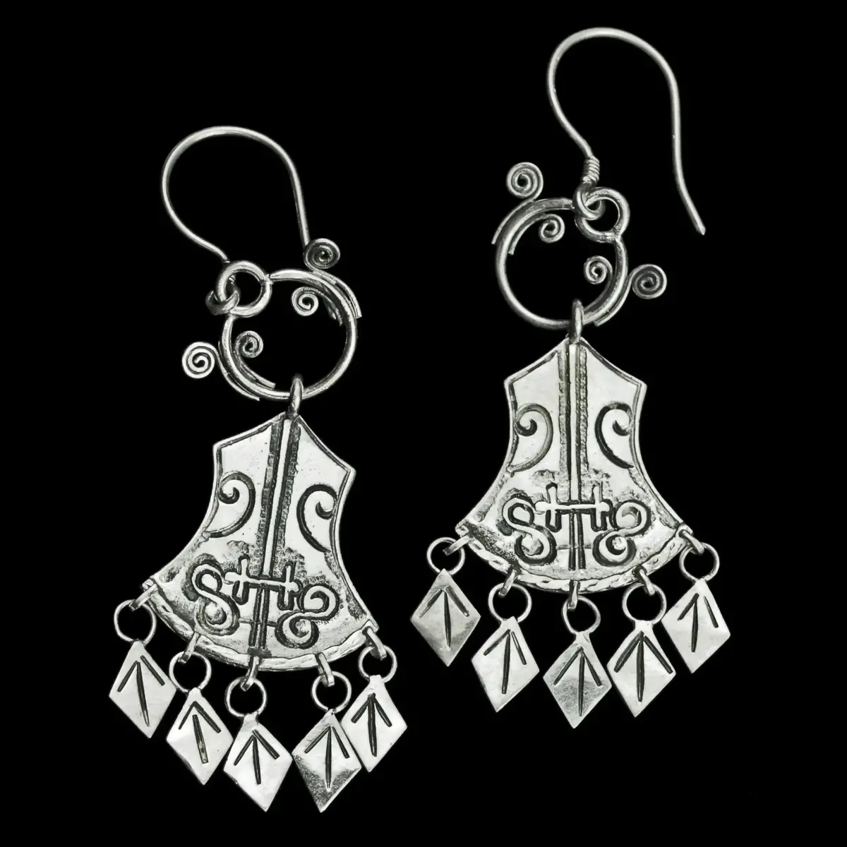 Silver 5 T Rune Norwegian Viking Earrings 2