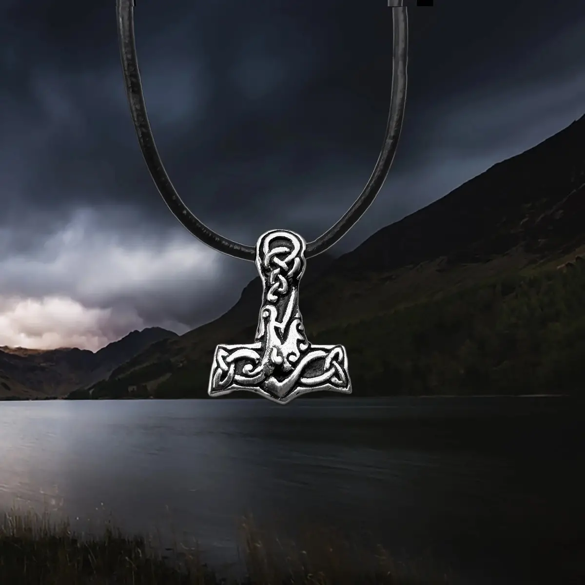 Small Silver Interlace Thors Hammer Pendant 1